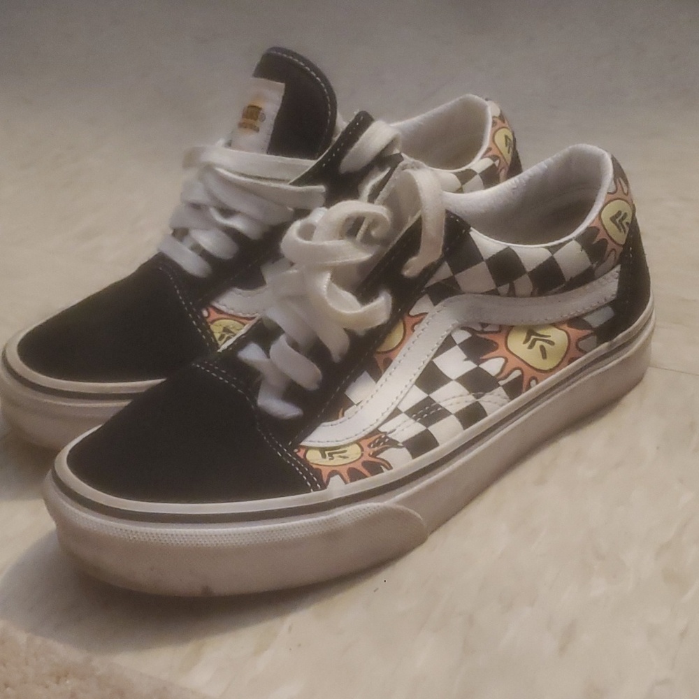 Special Addition Vans women size 7 barely used